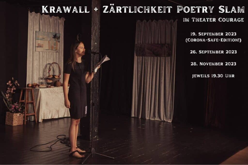 Susan Kesselring beim Krawall + Zärtlichkeit Poetry Slam in Essen auf der Bühne im Theater Courage